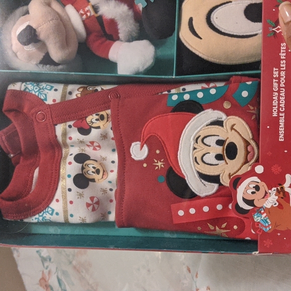 Disney Santa Mickey First Christmas Romper Hat Bib Set Baby Size 0-3 Months - Picture 5 of 6